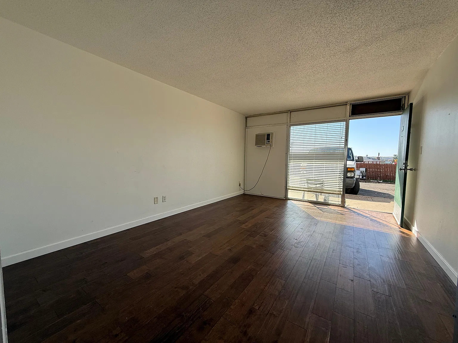 Studio, 350 sqft, $750 — Photo 4