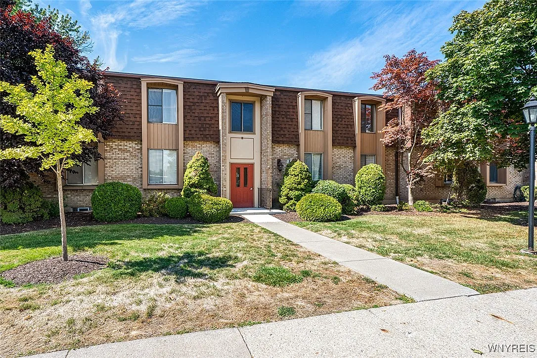 1 bed, 800 sqft, $1,300 — Photo 1