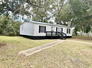 26 SE Sherwood Forest Dr, Allenhurst, GA 31301