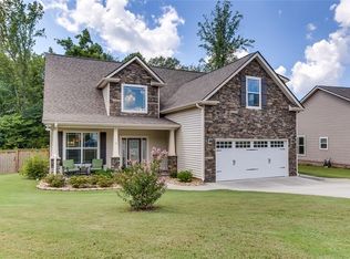 108 Springwater Ct, Easley, SC 29642