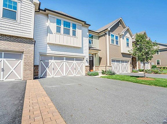 2nd image of 18 Winfield Dr