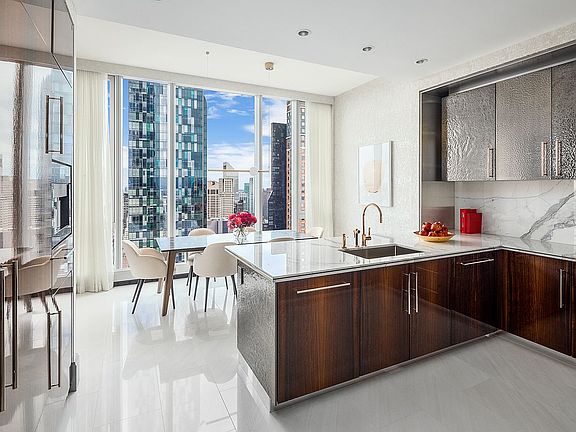 4th image of 217 W 57th St APT 63E