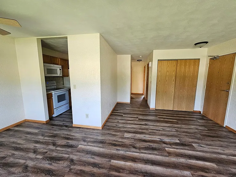 219 S Chambers Ave — Photo 16