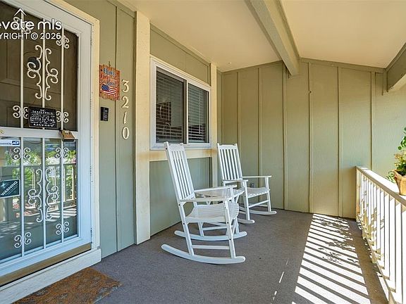 5th image of 3210 Breckenridge Dr W