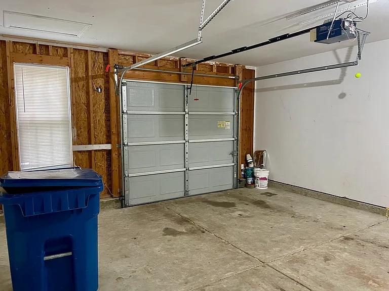 112 Student Pl — Photo 31