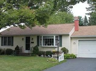 116 Larned Ln, Orchard Park, NY 14127