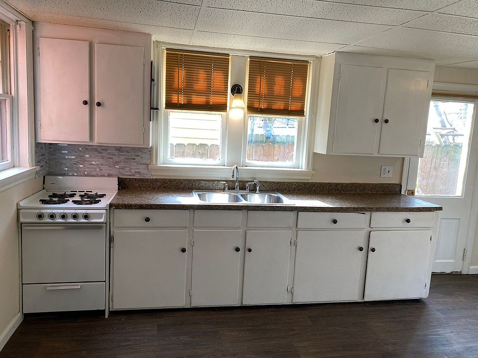 1st image of 332 N Charlotte St #1