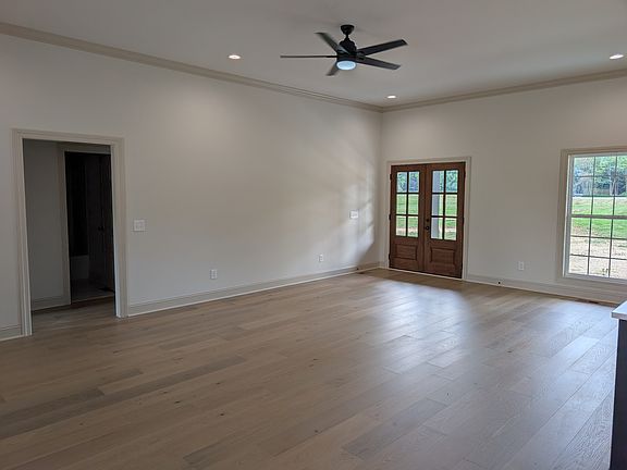 3rd image of 406 El Bethel Rd