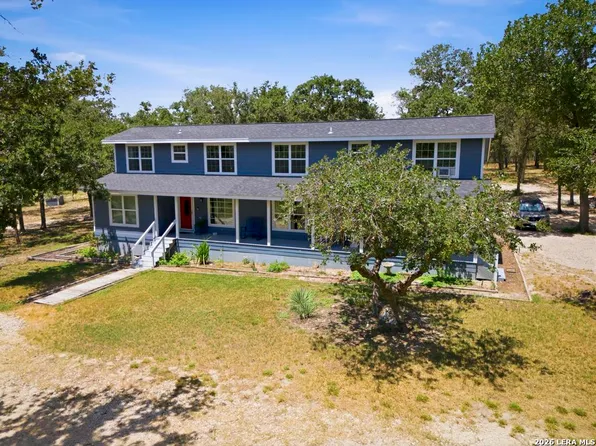 156 Deep Woods Dr, Seguin, TX 78155