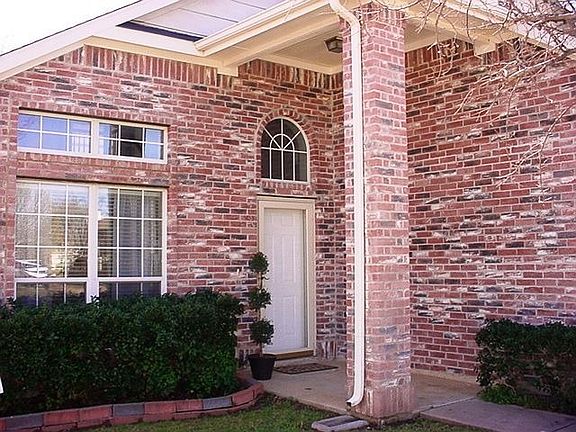 3rd image of 1354 Daffodil Ln