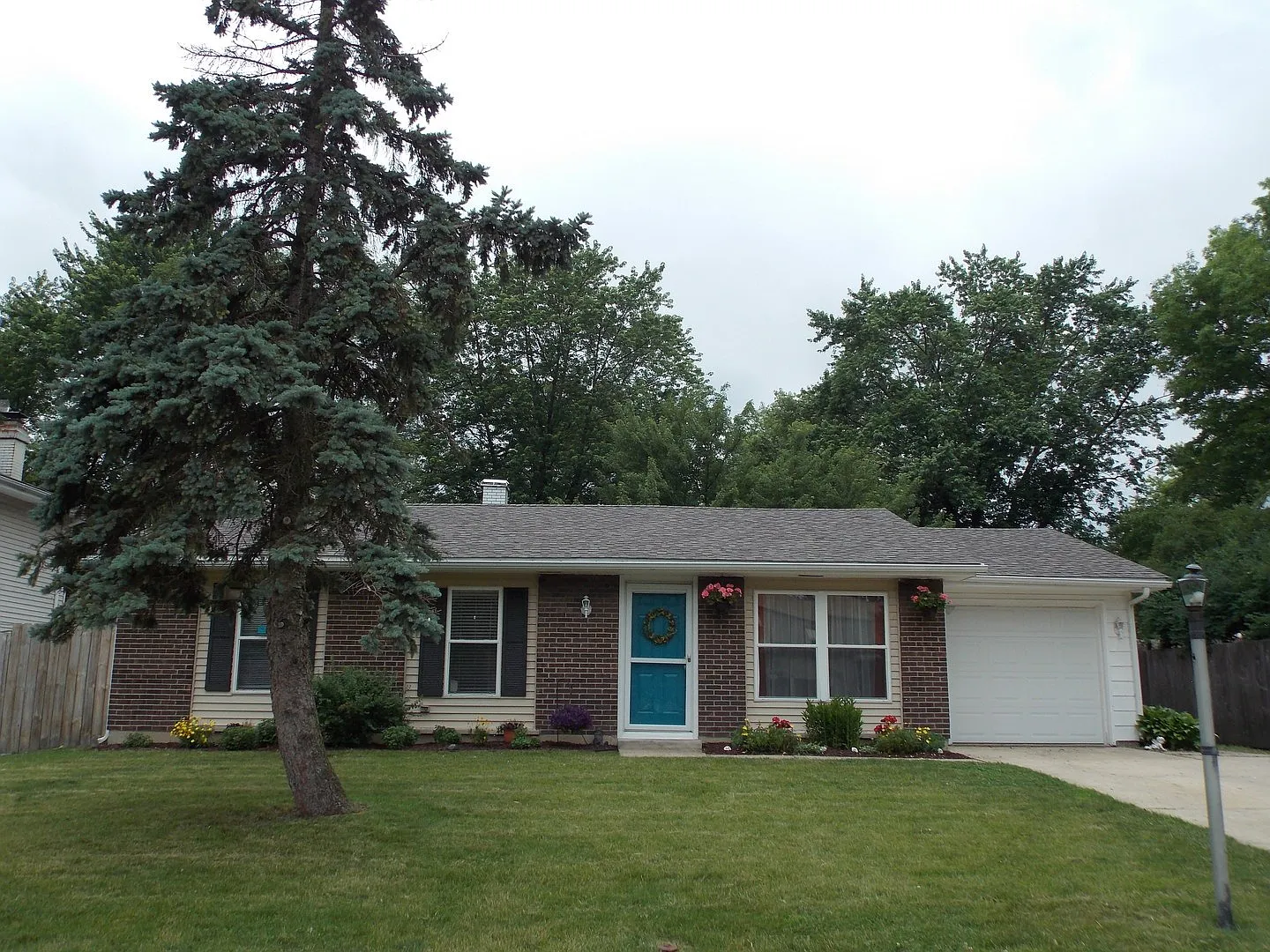 145 Springhill Dr photo 1
