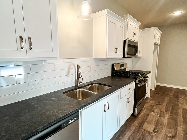 855 S Eastridge — Photo 9
