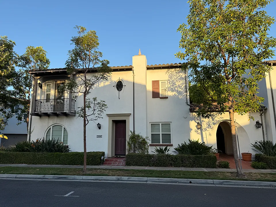 394 N Santa Maria St