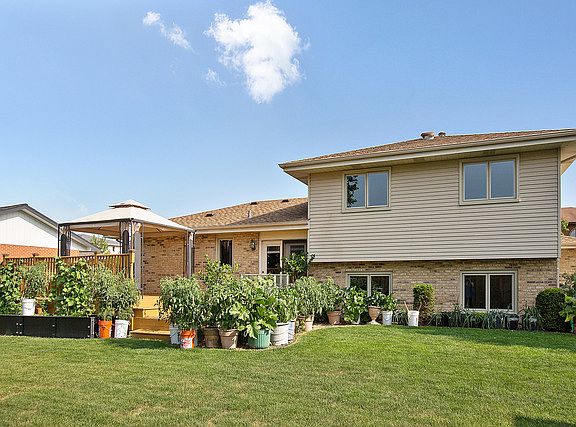 5th image of 7424 Tiffany Dr