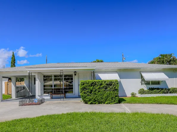 225 E Ilex Dr, Lake Park, FL 33403