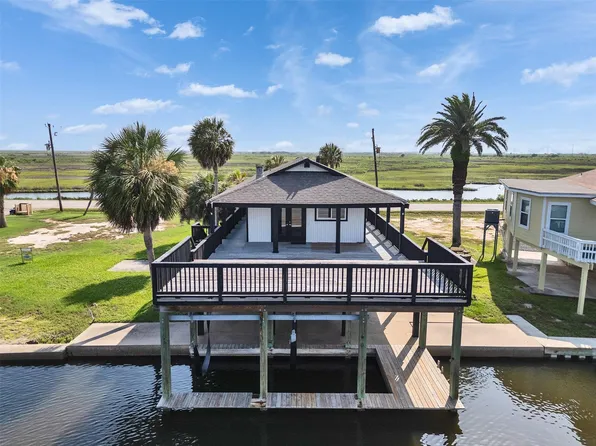 4907 Jolly Roger Rd, Jamaica Beach, TX 77554