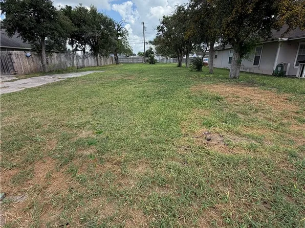 624 E Santa Gertrudis St, Kingsville, TX 78363