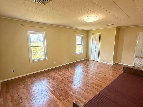 4th image of 11446 Bedford Rd