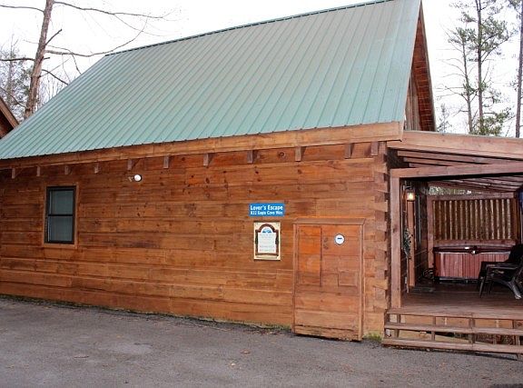 2nd image of 822 Eagle Cove Way