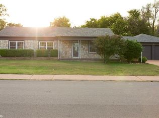2701 Epperly Dr, Del City, OK 73115
