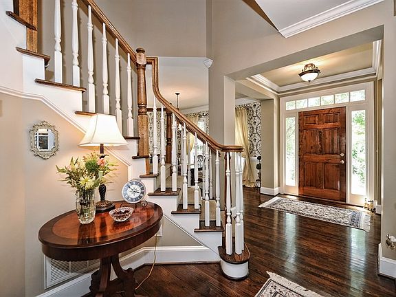 4th image of 7623 Treyford Ln
