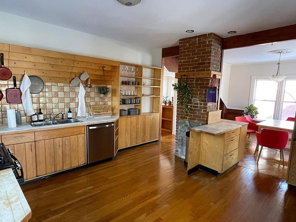 1st image of 48 Aldie St #2