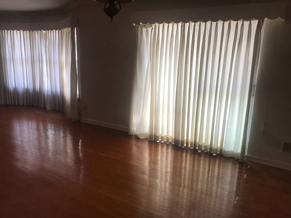 4th image of 2035 Weberwood Dr