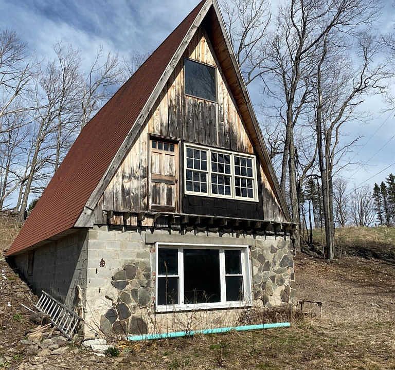 1st image of 353 Blackberry St