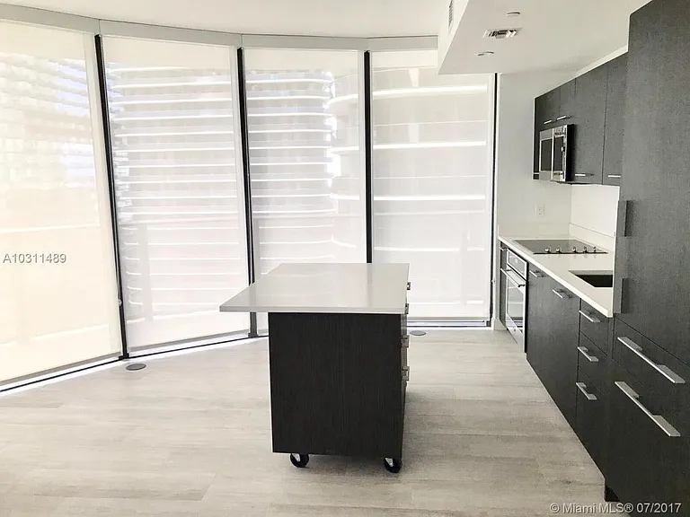 55 SW 9th St #21A — Photo 12
