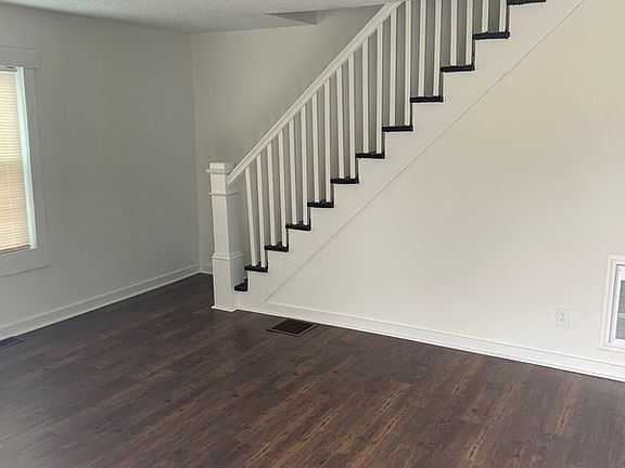 3rd image of 478 N Forest St #B