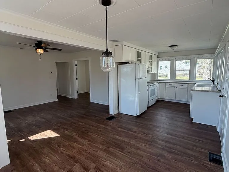 236 Lakeview Dr — Photo 18