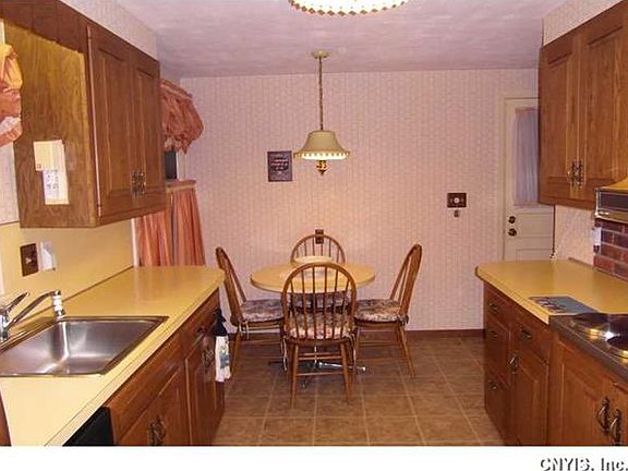 3rd image of 206 Claremont Dr