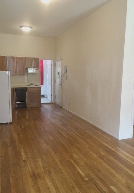 1st image of 6 Bleecker St Fl 2