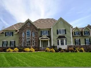 4 Steinbeck Ct, Milford, NJ 08848