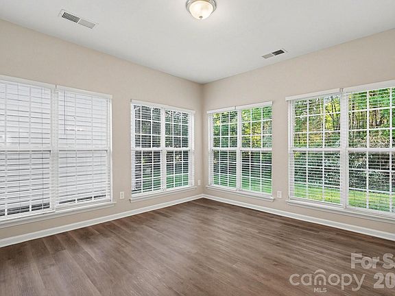 5th image of 11632 Larix Dr