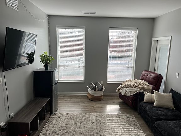 2nd image of 955 Dorchester Way APT 933