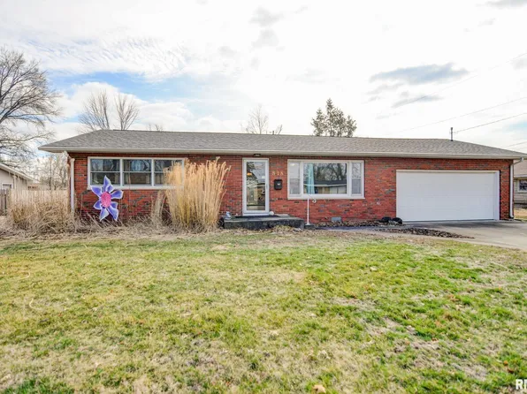 818 Kenton Blvd, Taylorville, IL 62568