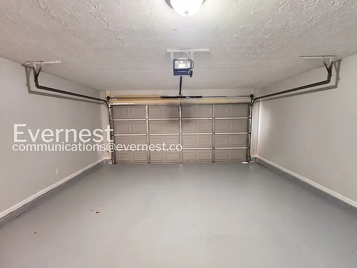 319 Bridgeport Ln — Photo 17