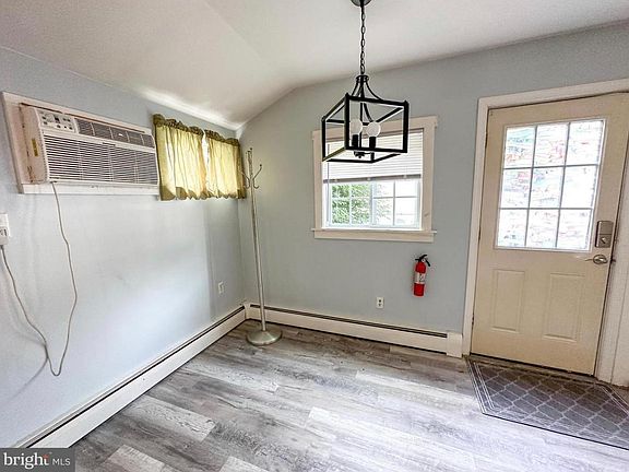 4th image of 15 Turner St