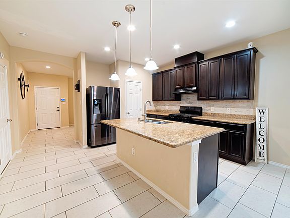 4th image of 5519 Shorthorn Dr