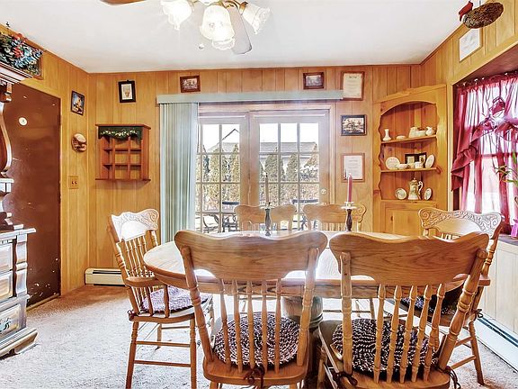 3rd image of 52 Glade Ln
