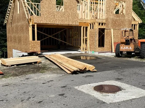 30 Waterside Run #30, Medway, MA 02053