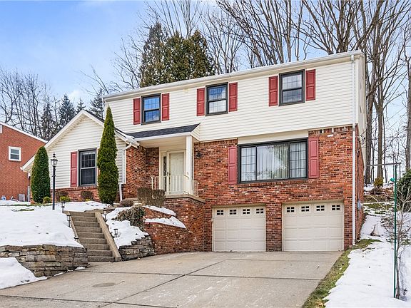 3rd image of 105 Westbury Dr