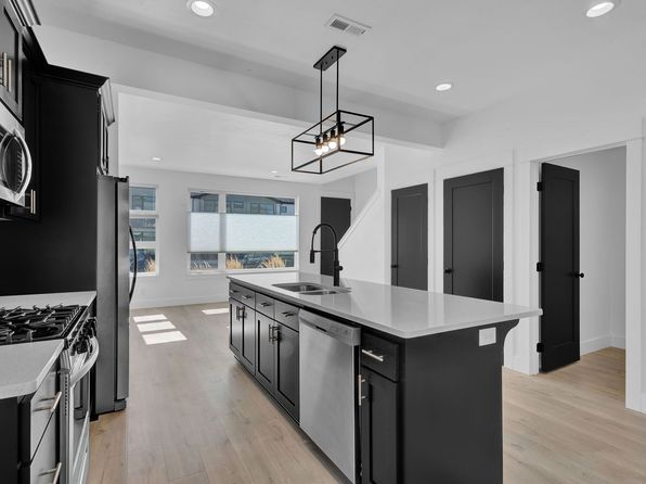 1370-90 Woodside Blvd #1390-A