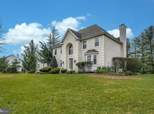 6 Spruce Dr, Holland, PA 18966