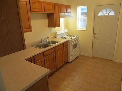 4th image of 763 Walnut St #2W