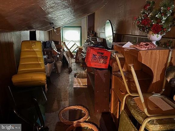 4th image of 1647 E Berks St