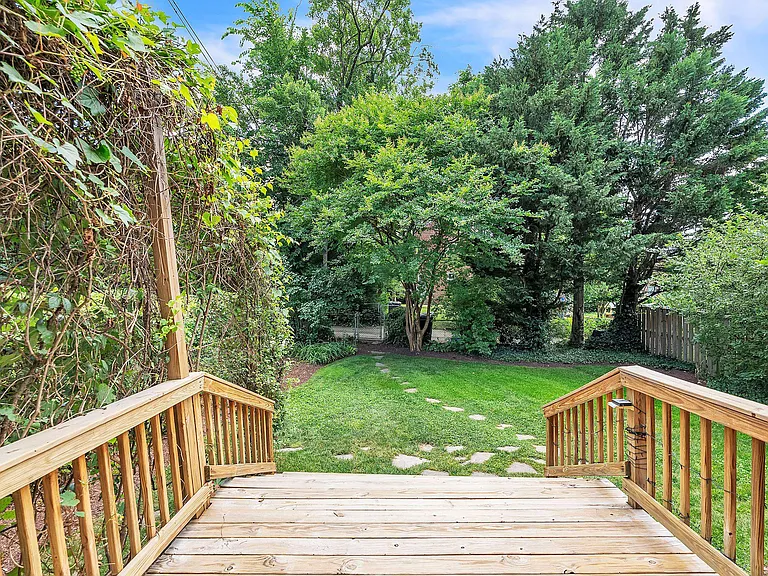 4306 Alton Pl NW — Photo 36