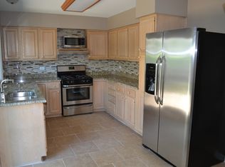 2208 Harwinton Pl, Hoffman Estates, IL 60169