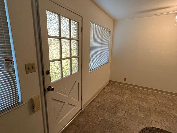 4th image of 428 W Oak St APT 4